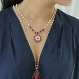 Unique Silver neckpiece with flower-shaped pendant