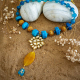 Statement necklace made with onyx beads, brass and kundan