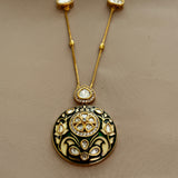 Heritage red glow round Pendant set