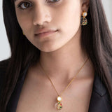 Dainty neckpiece with a round shaped Citrine Stone and Kundan pendant