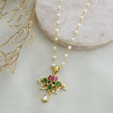 Dainty Neckpiece handcrafted with pearls, silver and kemp stones