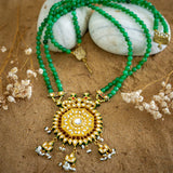 Statement beaded necklace with a kundan pendant
