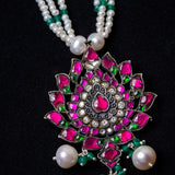 Beautiful necklace with a statement pendant (Manjari collection)