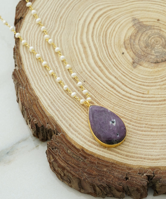 A unique Ruby Jasper pendant neckpiece