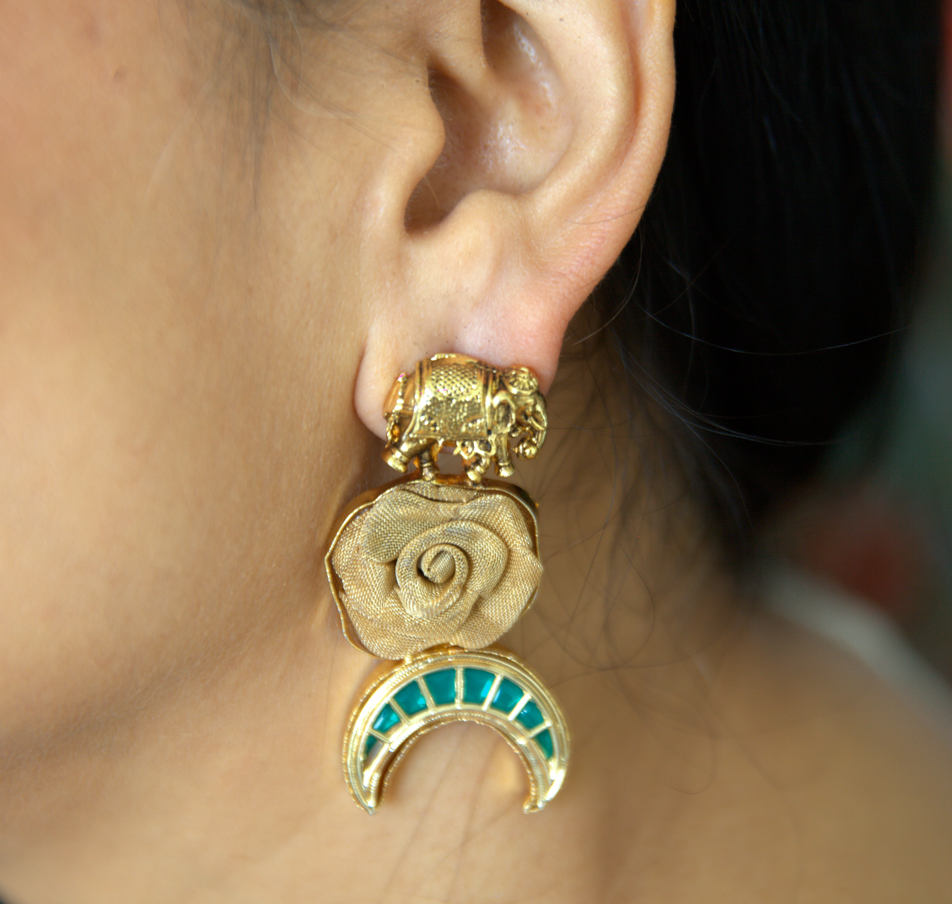 Elegant floral fusion earrings - Fiza collection
