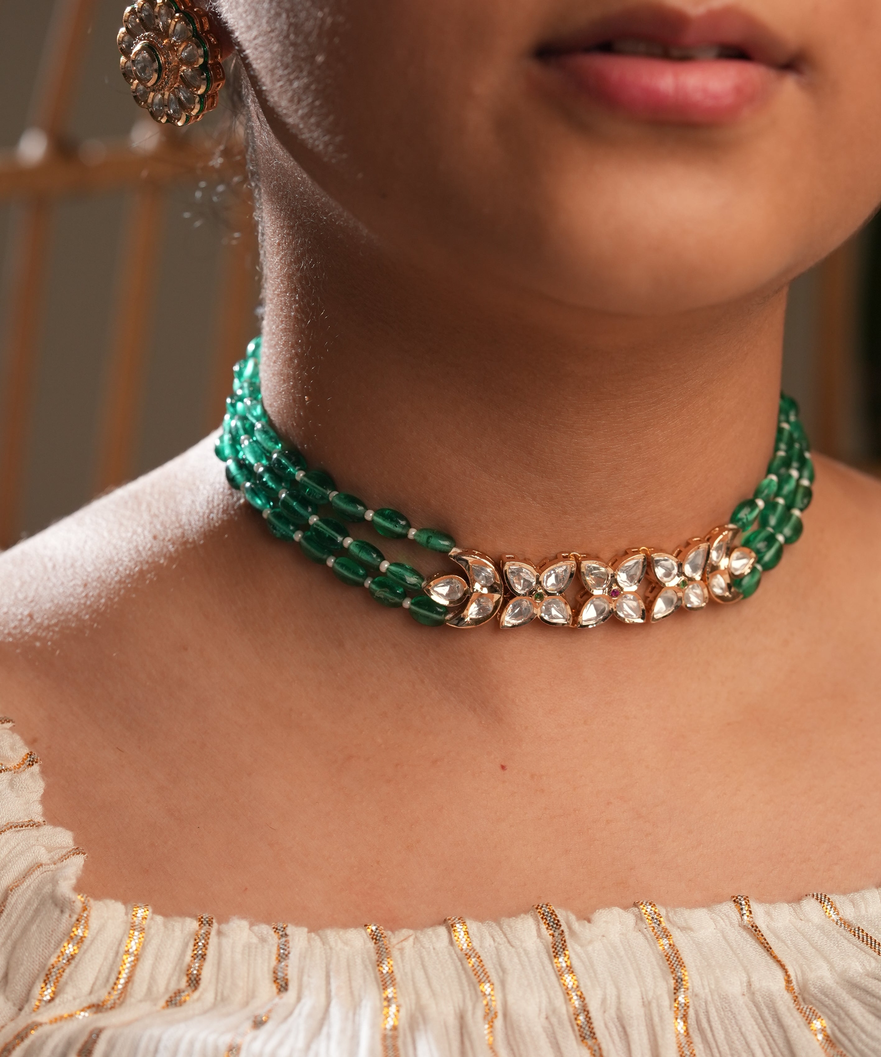 Stone chain with Kundan tri-flower choker