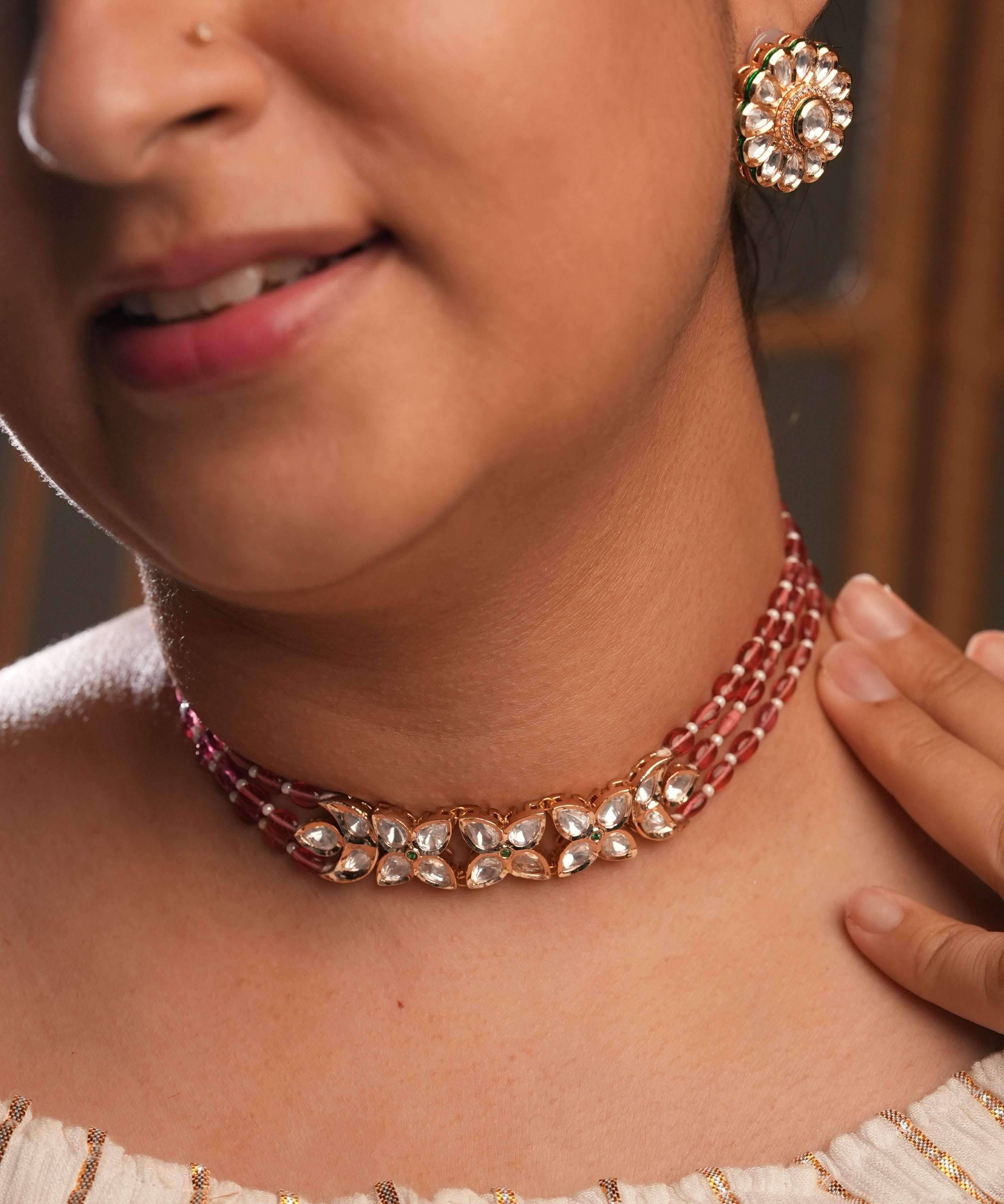 Stone chain with Kundan tri-flower choker
