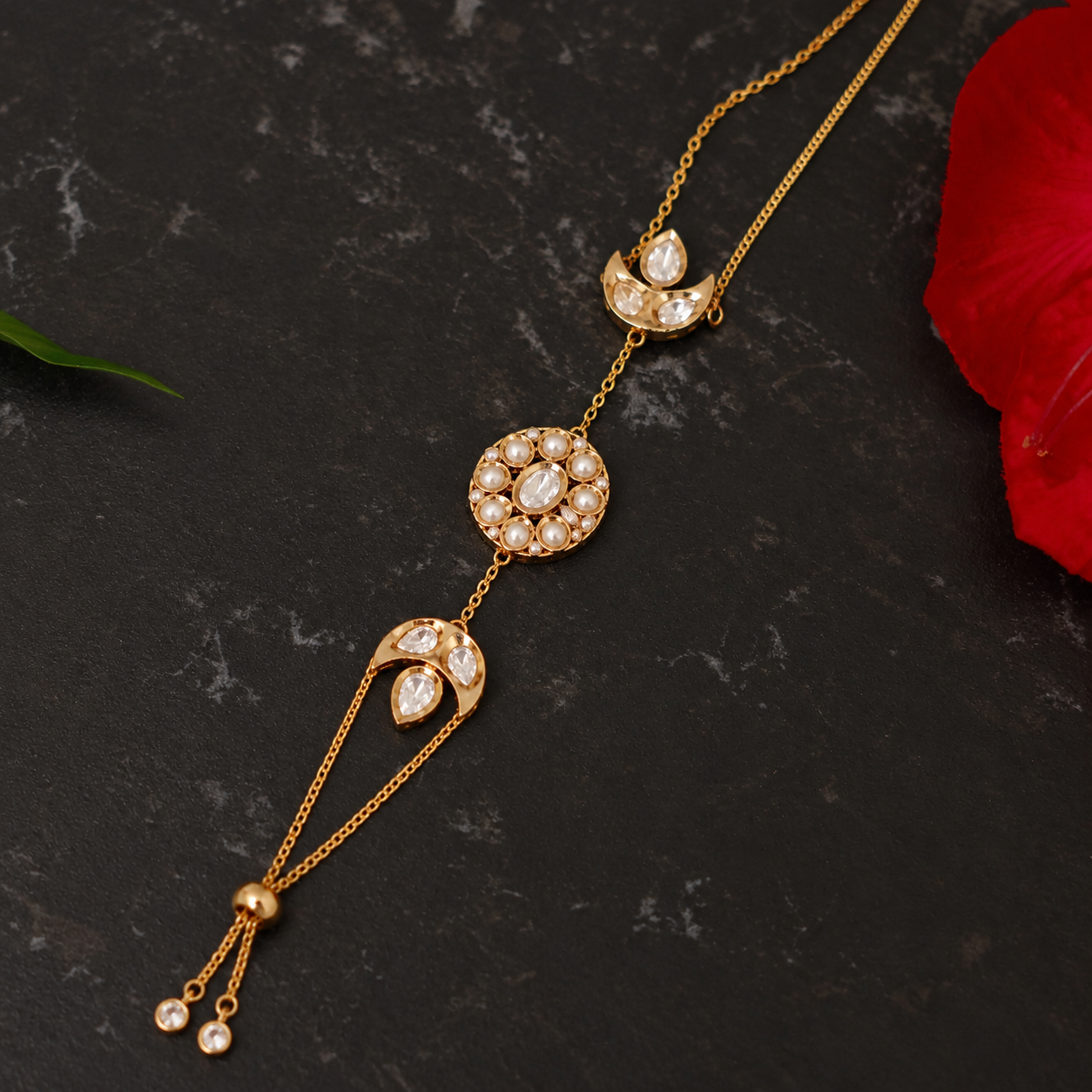 Heritage Haath Phool With White Kundan Embellishments