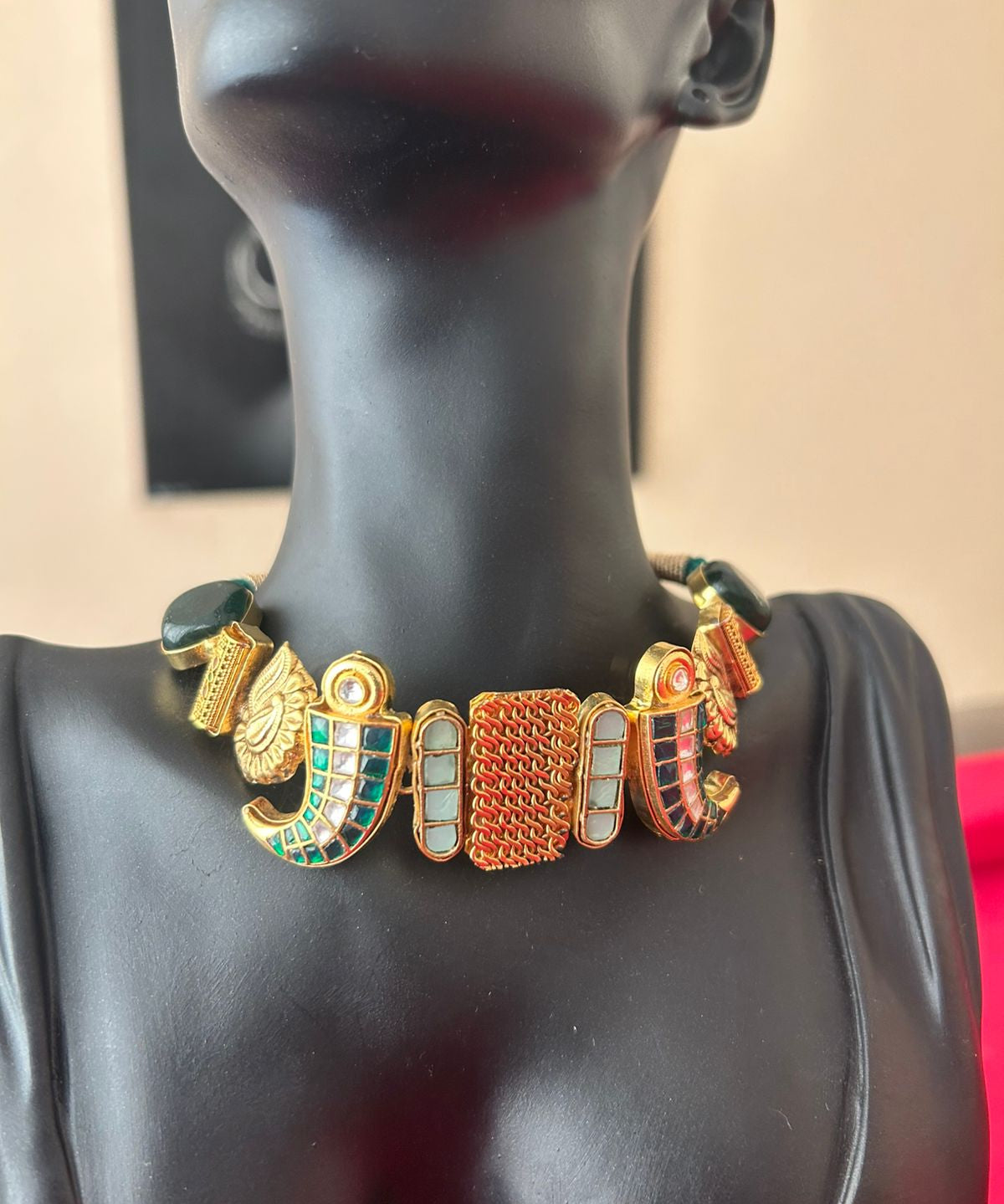 Classic Treasure Artistic Choker