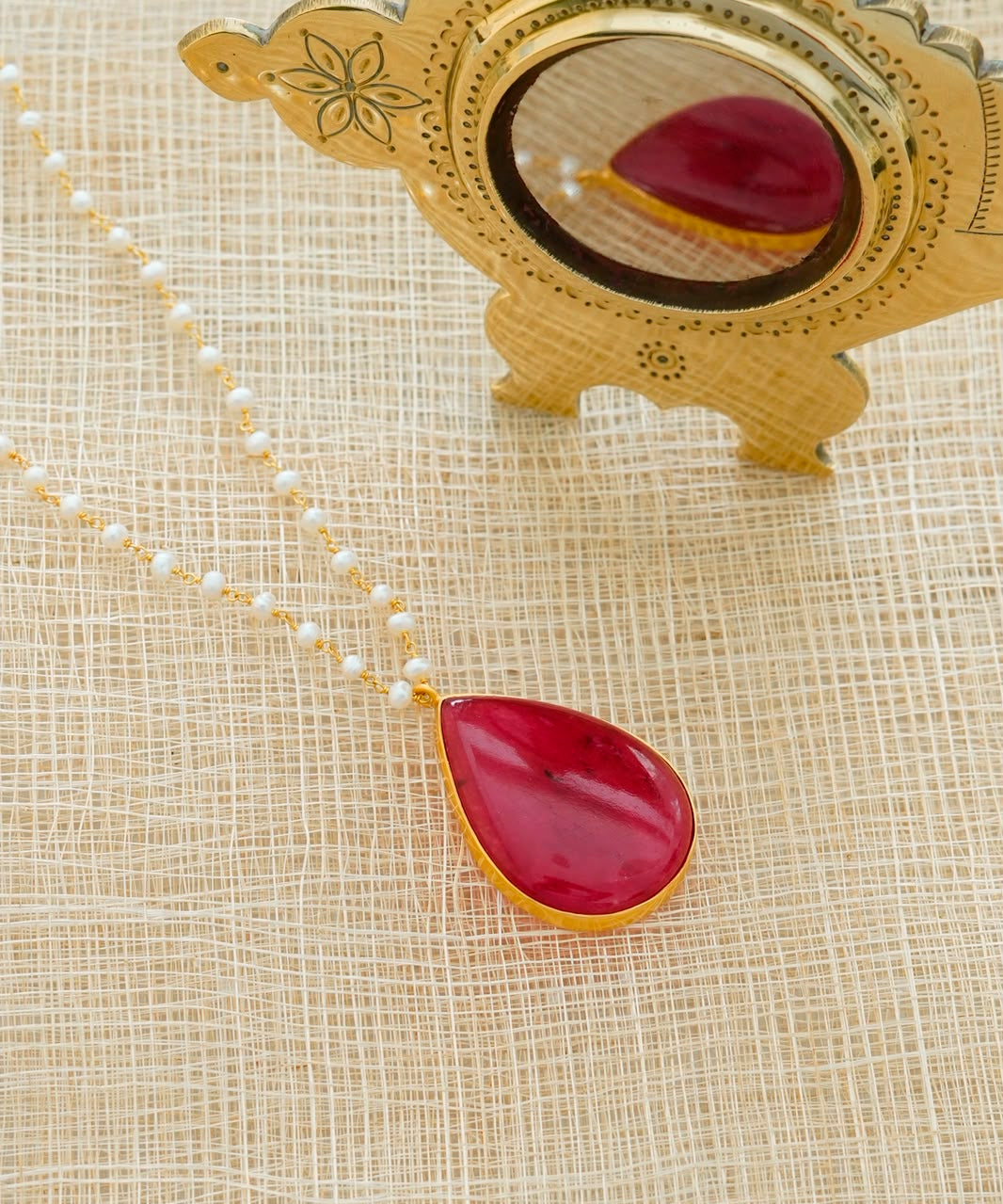Handcrafted dainty neckpiece made with pearls, silver, aventurine stone