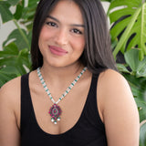 Beautiful necklace with a statement pendant (Manjari collection)